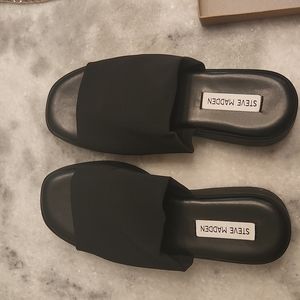 NWT Steve Madden Slinky 30 sandals